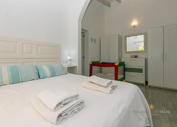 Les Oliveres Petites De Un * פוינסה