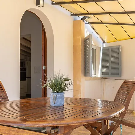 Les Oliveres Petites De Un *